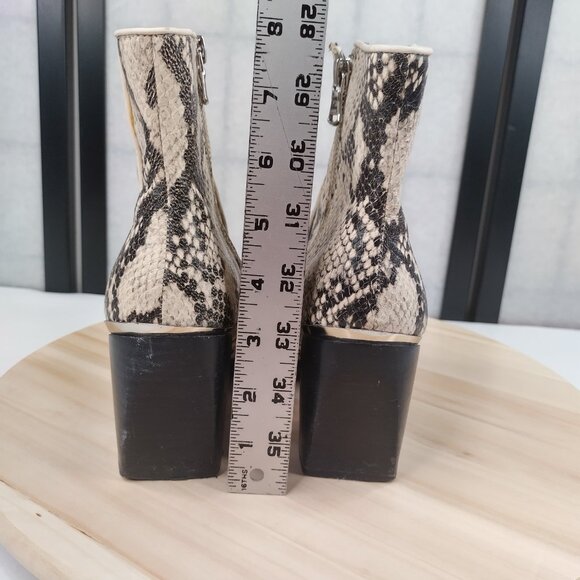 Steve Madden Pointed Cap Toe Python White Black Leather Ankle Boots Women US 7.5 - Picture 8 of 15